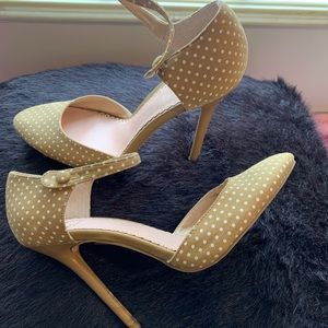 Shoe dazzle Polka dot High heel shoes